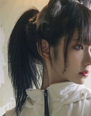 片名叫《官狱女囚》